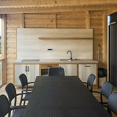 Mobile Homes - Cdn041011-myc Pirovac